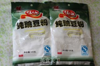 酱拌凉粉的做法步骤：1