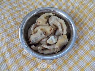 酱鸡爪子的做法步骤：1