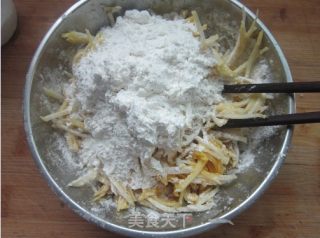 土豆鸡蛋饼的做法步骤：5