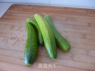 腰果炒青瓜的做法步骤：1