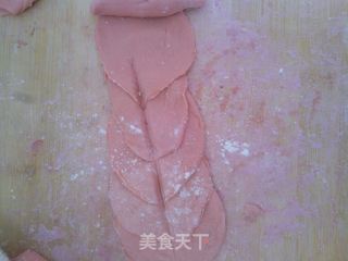 那可人的颜色不见了——染色馒头的做法步骤：9