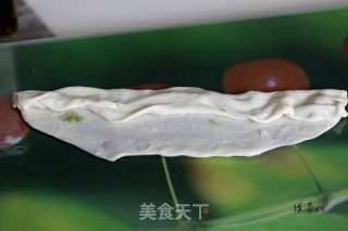 葱油饼的做法步骤：7