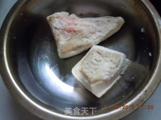 青椒莲白回锅肉的做法步骤：2