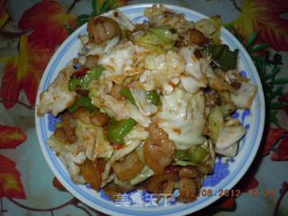青椒莲白回锅肉的做法步骤：8