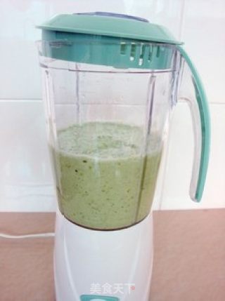淡雅爽口的毛豆白菜汤的做法步骤：2