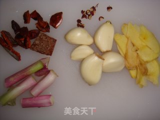 白萝卜焖牛腩的做法步骤：3