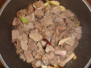 白萝卜焖牛腩的做法步骤：5