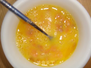 三文鱼鸡蛋炒饭的做法步骤：4