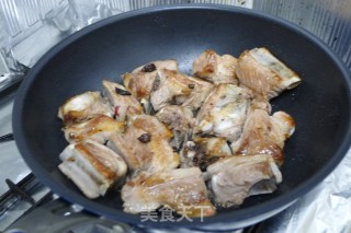 红烧排骨 …… 雅子的家庭美味儿的做法步骤：2