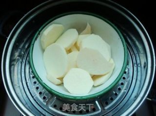 超下饭的芋丸酸菜汤的做法步骤：2
