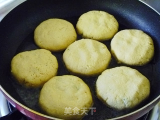 【怡汝私房百变主食】粗粮细作更健康---杂粮小白菜贴饼子的做法步骤：17