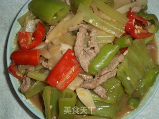 酸辣尖椒萝卜炒肉丝的做法步骤：5