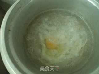 速成营养早餐鸡蛋火腿汤河粉的做法步骤：4