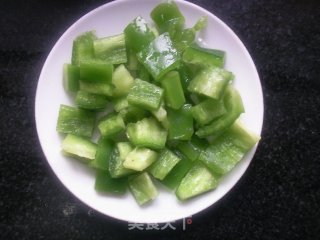 鸡蛋彩蔬炸酱面的做法步骤：2