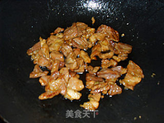 杏鲍菇炒肉片——夏季开胃口的小炒的做法步骤：4