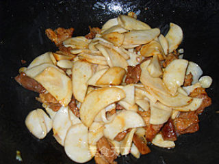 杏鲍菇炒肉片——夏季开胃口的小炒的做法步骤：6