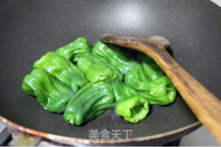 虎皮青椒的做法步骤：3