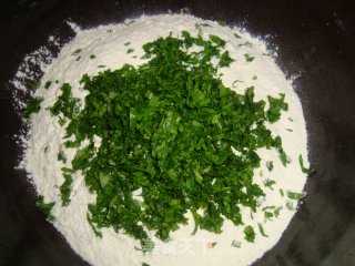 菠菜酥的做法步骤：2