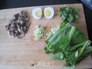 乳香牛肉面的做法步骤：1