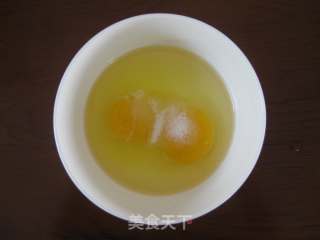 金针菇炒鸡蛋的做法步骤：2
