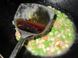 虾仁茭白炒毛豆的做法步骤：11