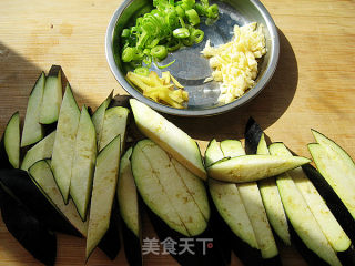 西红柿烧茄子的做法步骤：2