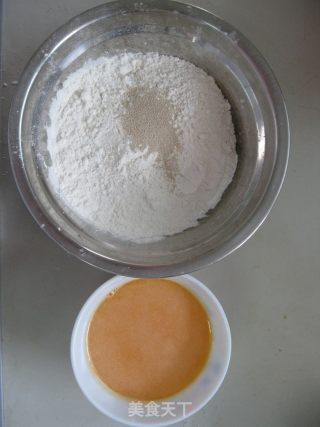 一口一个的黄色玫瑰花小馒头（做法超级详细哦！）的做法步骤：1