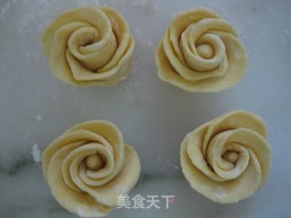 一口一个的黄色玫瑰花小馒头（做法超级详细哦！）的做法步骤：10