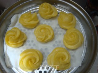 一口一个的黄色玫瑰花小馒头（做法超级详细哦！）的做法步骤：14