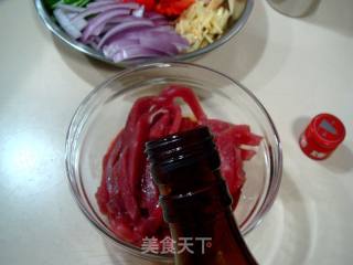 杭椒炒牛肉的做法步骤：1