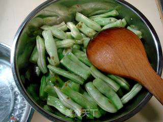 京酱焖白扁豆的做法步骤：3