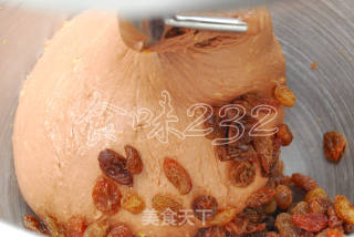 咕咕霍夫可可葡萄干面包的做法步骤：4