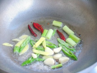 少年夫妻老来伴——番茄版手撕包菜的做法步骤：4