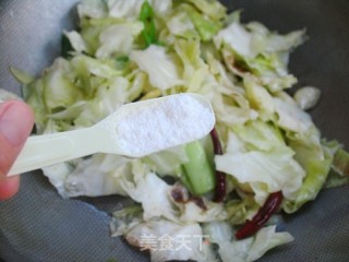 少年夫妻老来伴——番茄版手撕包菜的做法步骤：8