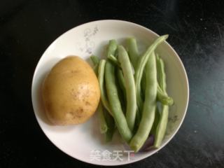 四季豆烧土豆的做法步骤：1