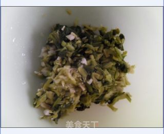 雪里红（雪菜）炒肉丝的做法步骤：1