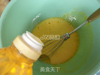 波点菠萝蛋糕卷的做法步骤：2