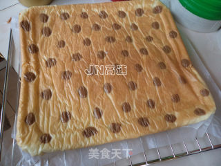 波点菠萝蛋糕卷的做法步骤：18
