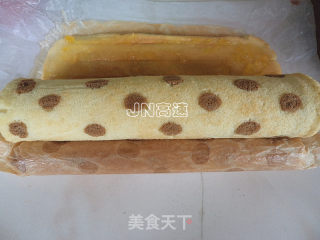 波点菠萝蛋糕卷的做法步骤：21