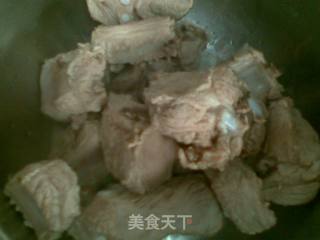 香菇炖排骨的做法步骤：2