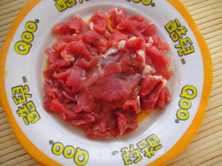 过油肉土豆片的做法步骤：1
