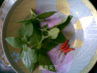 潮汕人爱吃的炒蛤蜊——《孔雀开屏》的做法步骤：3