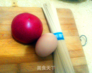 番茄煎蛋面的做法步骤：1