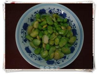 简单的食材、不简单的美味——黄瓜炒蚕豆的做法步骤：1