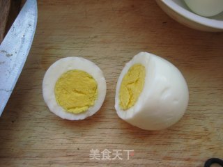 超营养早餐—韩式金枪鱼镶蛋盅的做法步骤：2