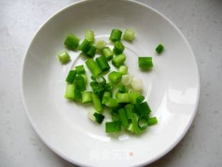 五分钟早餐：酱油面的做法步骤：2