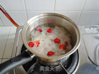 银耳樱桃汤的做法步骤：4