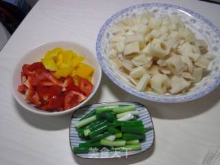 家常小炒-----酸辣藕丁的做法步骤：2