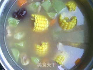 汤汤水水过苦夏——玉米莴笋炖鸡汤的做法步骤：8