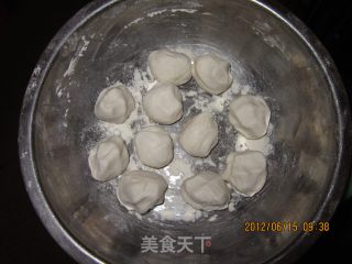 黑芝麻紫薯球的做法步骤：1